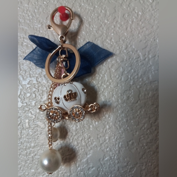 Keychain - Picture 4 of 4